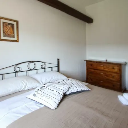 Jasmine Istra فيلة