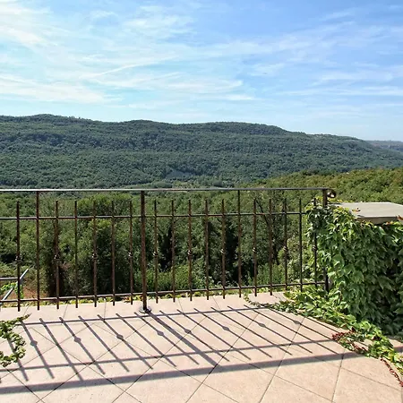 Jasmine Istra * Puče